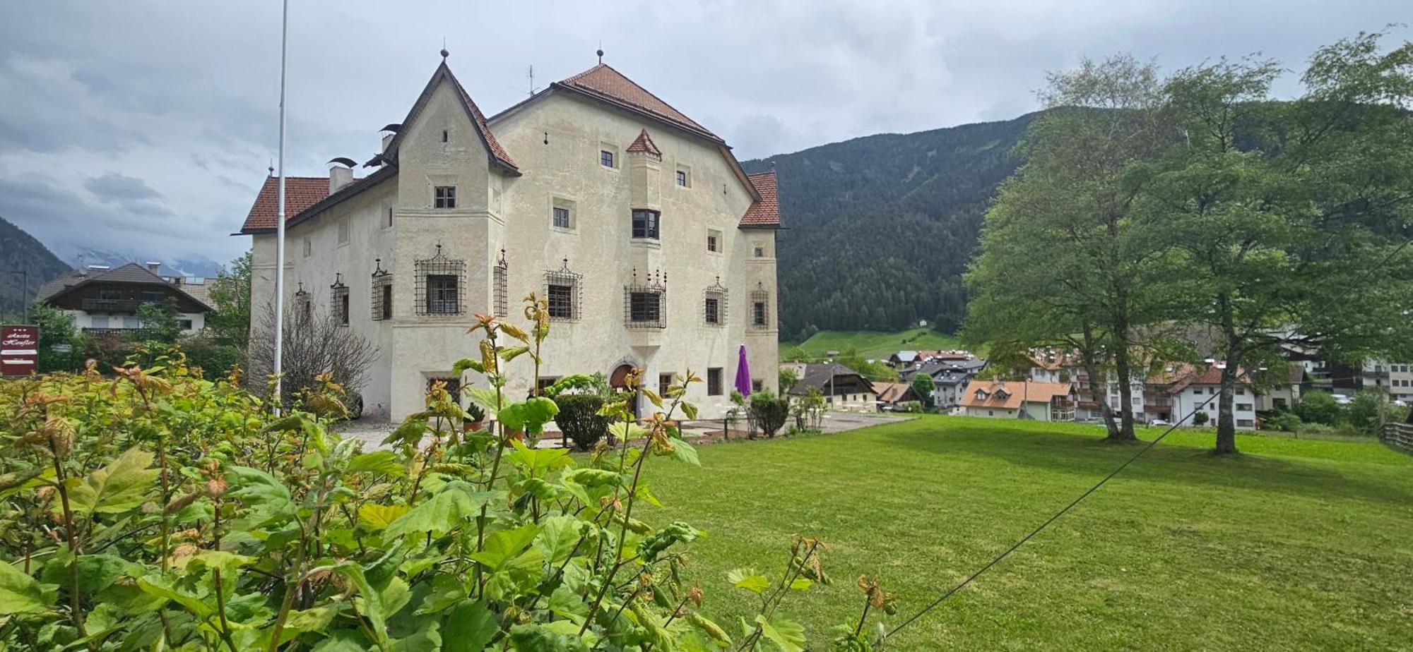 Ansitz Heufler Hotel Rasun di Sopra Kültér fotó